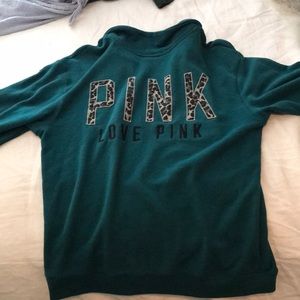 Green long sleeve quarter zip sweatshirt